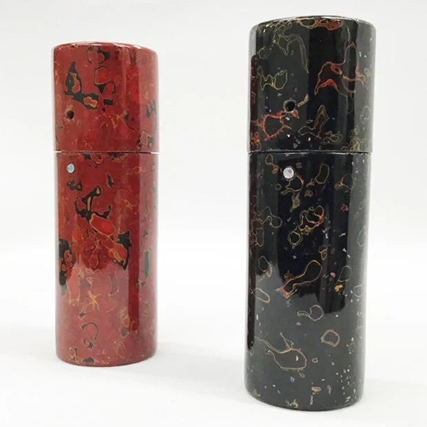 ギリ粉入れ 漆 円筒