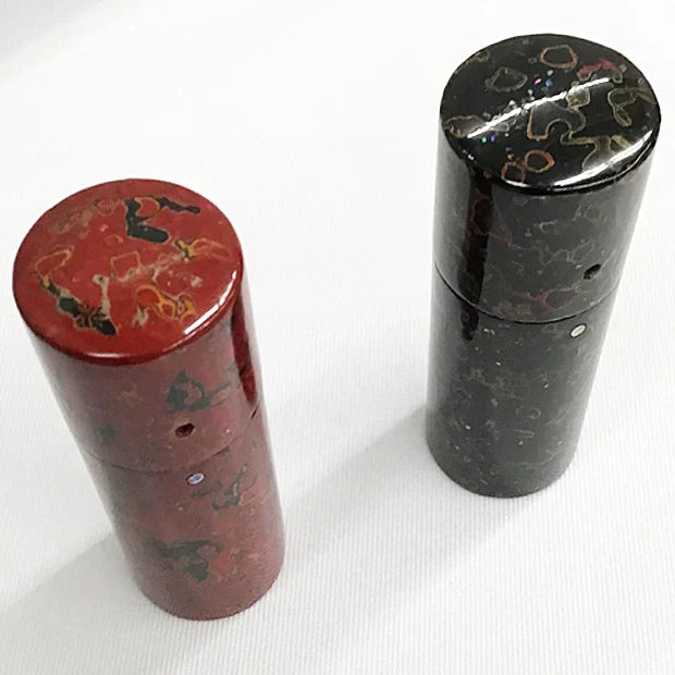 ギリ粉入れ 漆 円筒