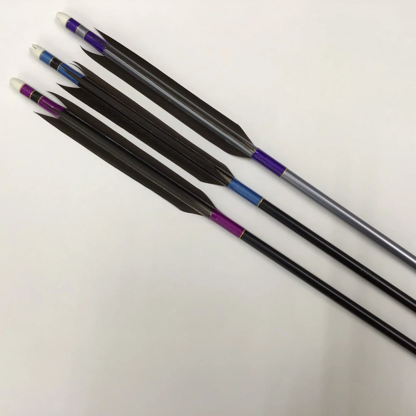 【黒羽根】アルミ矢 黒鷲風切羽根 遠的用