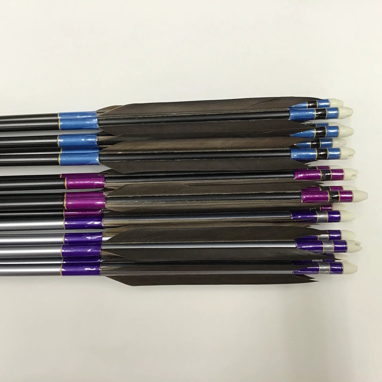 【黒羽根】アルミ矢 黒鷲風切羽根 遠的用