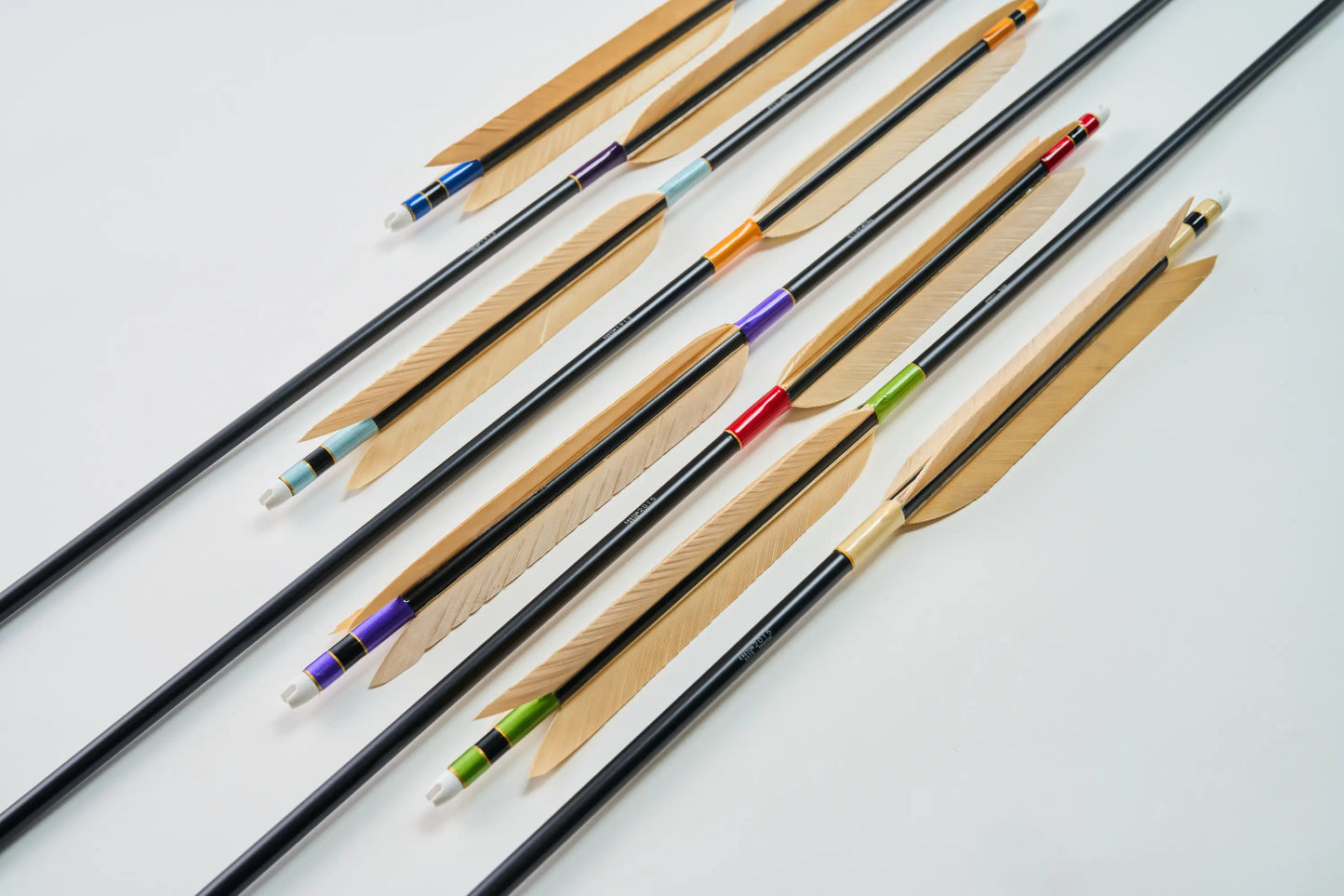 アルミ矢 黒鷲手羽染め抜き